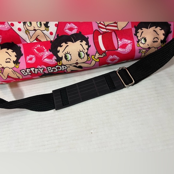 Betty Boop Duffle Bag Women Shoulder Canvas Travel Overnight Kisses Lips - Picture 4 of 16